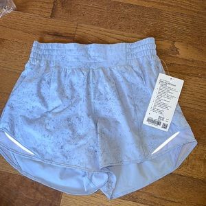 NWT! Lululemon hotty hot high rise short size 6